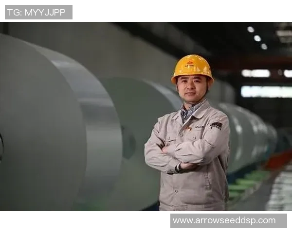 足球明星李超的成长历程与辉煌成就全景介绍及精彩图片展示